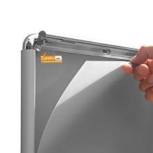 ESPOSITORE AUTOPORTANTE BASE QUADRA IN METALLO CORNICE MONOFACCIALE FORMATO A4