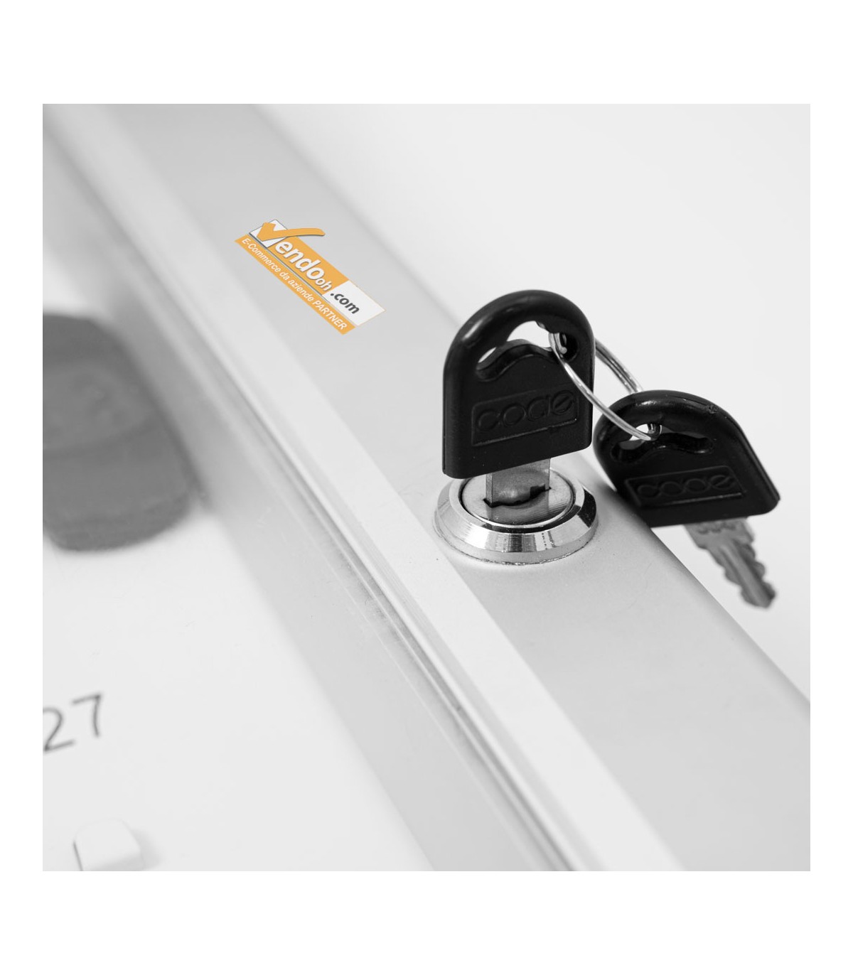 DETTAGLIO SERRATURA BACHECA PORTA CHIAVI CON SERRATURA 120 POSTI VERTICALE RISTORANTE BAR CHIESA