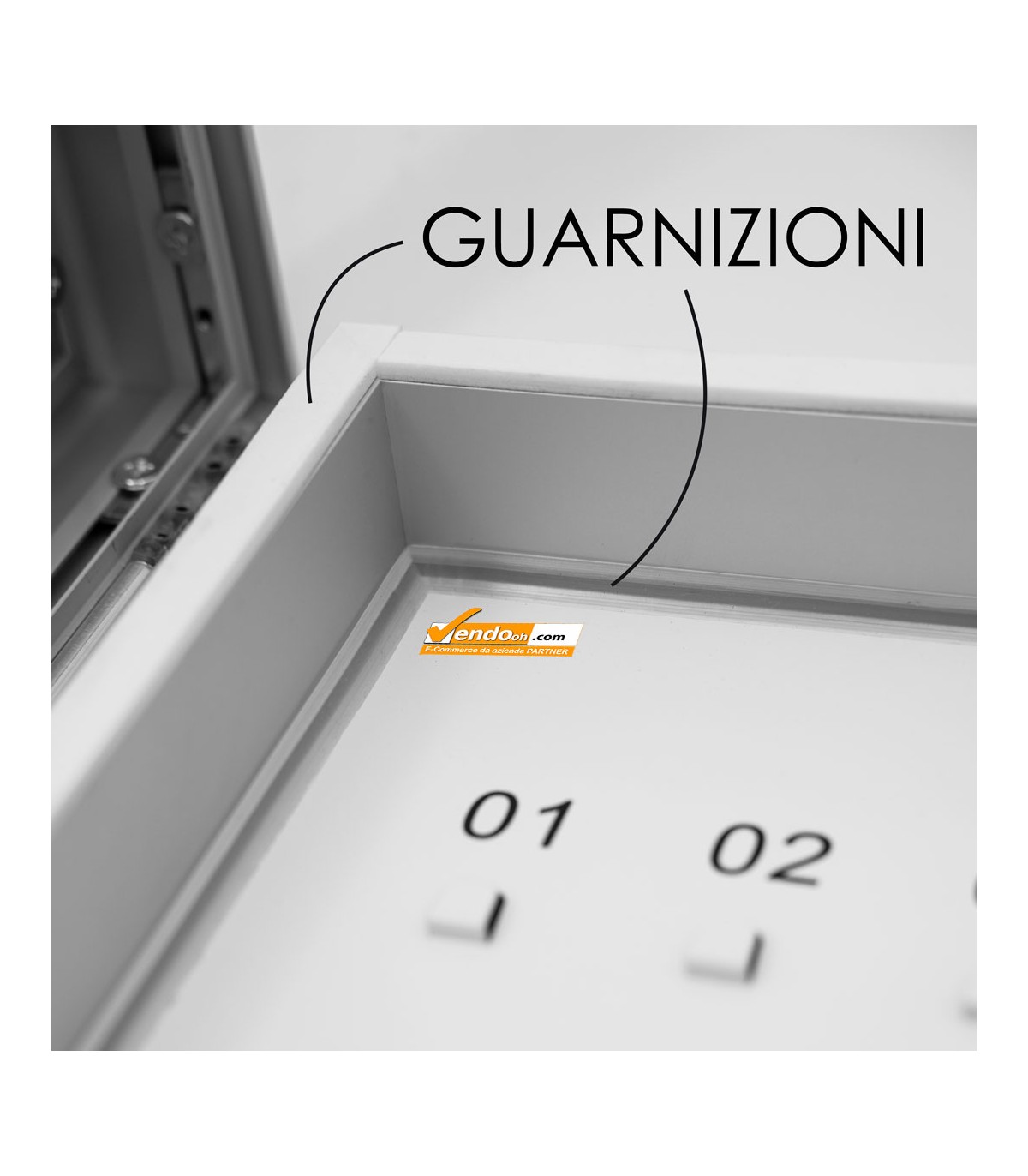 DETTAGLIO GUARNIZIONI BACHECA PORTA CHIAVI CON SERRATURA 120 POSTI VERTICALE RISTORANTE BAR CHIESA