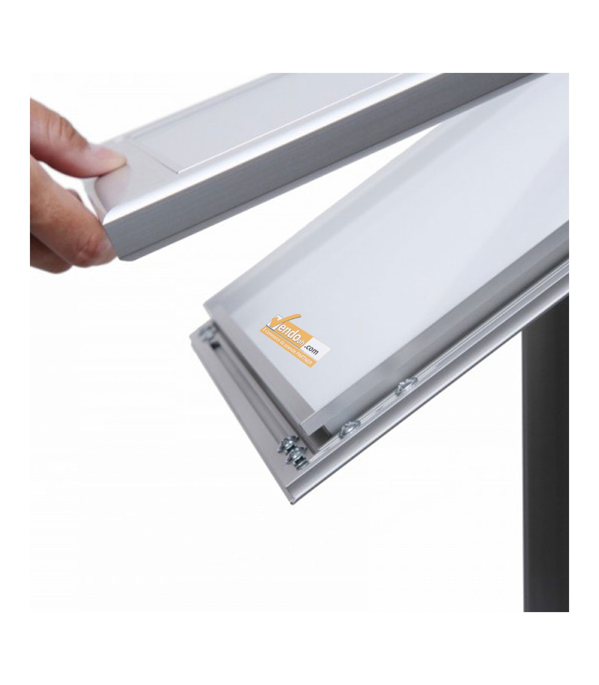 DETTAGLIO APERTURA ESPOSITORE LUCE LED DA ESTERNO PORTA MENU DA PAVIMENTO ILLUMINATO FORMATO 1XA4