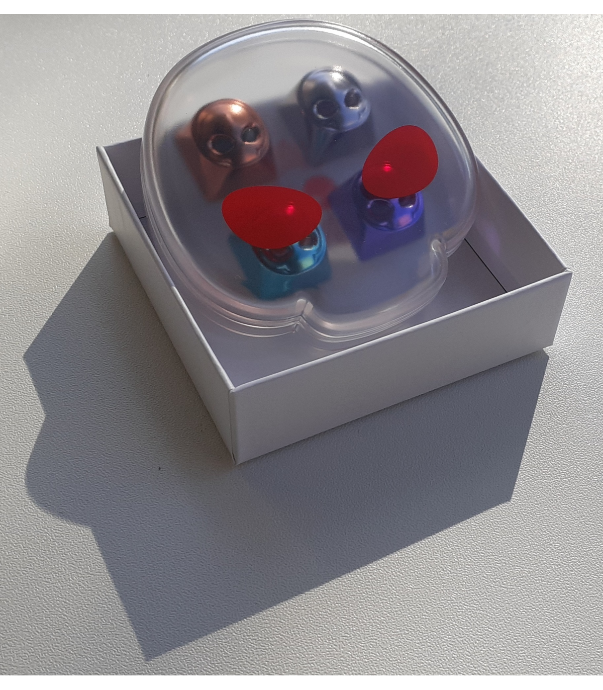 KEYCAPS 3D TRIDIMENSIONALI ALIENS ALIENI LUCE LED CHE TRASPARE DA OCCHI GAMING