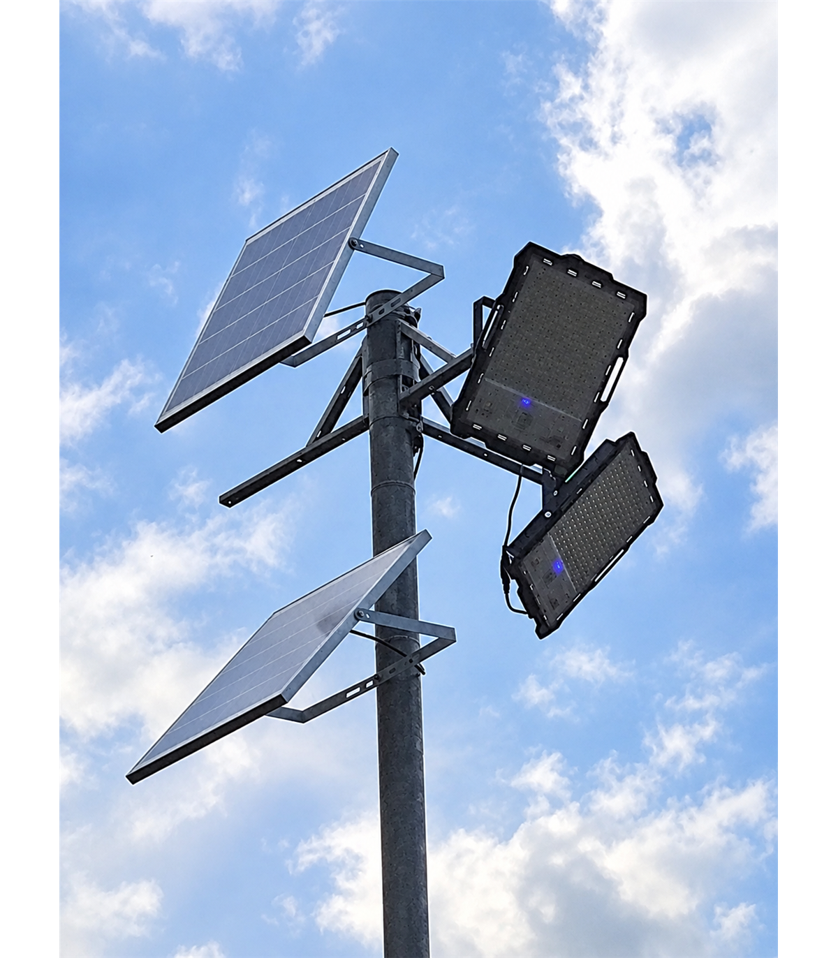 Faro LED Solare da Esterno IP66 con Pannello Fotovoltaico e Sensore Crepuscolare