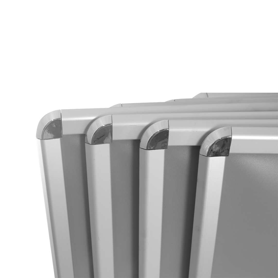 Dettaglio angoli arrotondati delle cornici